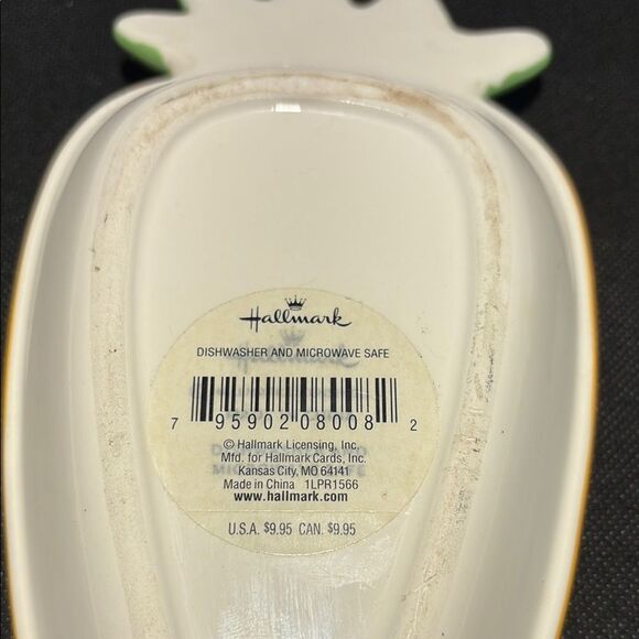 Hallmark Carrot-Shaped Dish in Orange and Green - Picture 6 of 6